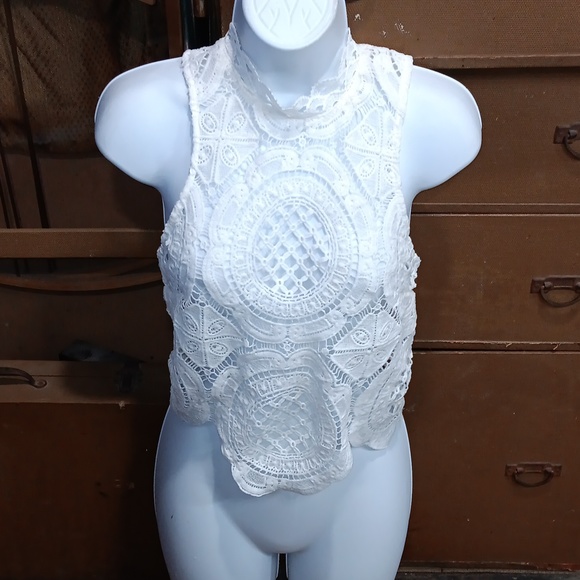 WHITE FOX LACE CROP TOP. #5708 - Picture 2 of 7